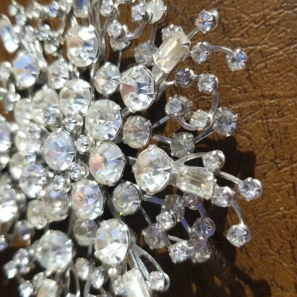Vintage Large Rhinestone Snowflake Brooch - Picture 3 of 9
